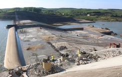 Bao giờ sửa chữa xong tràn xả lũ Nam Thạch Hãn?