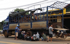 Tông vào đuôi xe tải, người đàn ông tử vong tại chỗ