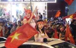 Cổ động viên ở TP.HCM không ngủ sau chiến thắng của Olympic Việt Nam