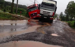 Nhiều đường kết nối với tuyến Hồ Chí Minh xuống cấp nghiêm trọng