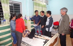 Hai ô tô tông nhau khiến tài xế tử nạn, 6 người bị thương