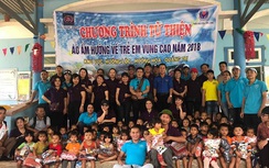 Trao “áo ấm mùa đông” cho học sinh nghèo vùng cao ở Quảng Trị