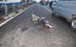 Va chạm với xe đạp điện cụ ông nhập viện khẩn