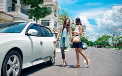 Vì sao Grab phải “đeo mào” như taxi truyền thống?