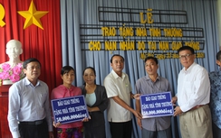 Báo Giao thông tặng nhà tình thương cho 2 gia đình bị TNGT