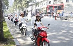 "Buông" điện thoại khi lái xe để tránh tai nạn giao thông