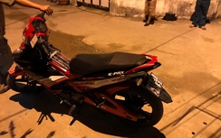 Đang chạy xe máy người đàn ông bất ngờ đột tử trên đường