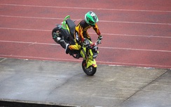 Biểu diễn mô tô, xe đạp lòng chảo khuấy động sân Tự Do Huế