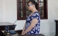 Bảo mẫu dùng dép tát vào mặt trẻ ngất xỉu khi tòa tuyên án