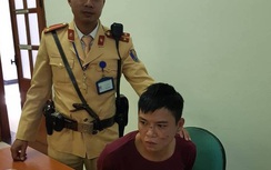 CSGT tóm gọn tên cướp nhiễm HIV trên phố Hà Nội