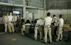 Lộ ảnh đặc nhiệm Mỹ bàn chiến thuật trước khi tiêu diệt bin Laden