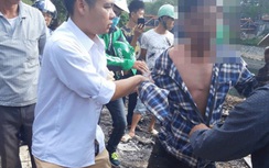 CSGT cứu sống người đàn ông nhảy sông Tô Lịch