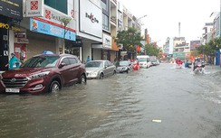 Miền Trung mưa ngập, lũ cuốn, đường sắt đình trệ