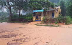 Huế: Mưa lớn, nhiều tuyến đường bị ngập, 1 người mất tích