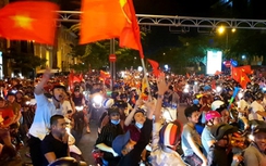 Lợi dụng cổ vũ bóng đá gây mất ATGT sẽ bị xử nghiêm