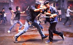 Video: Nhóm thanh niên xông vào quán ăn chém người tới tấp