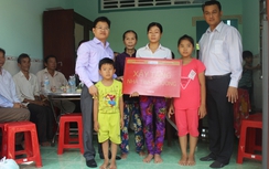 Báo Giao thông tặng nhà tình thương cho hai gia đình nạn nhân TNGT