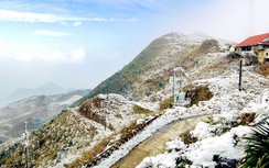 Băng tuyết kỳ ảo biến đỉnh Mẫu Sơn đẹp như chuyện cổ tích