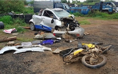 Khởi tố nữ tài xế taxi tông xe máy, 3 người tử vong