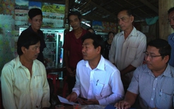 Hỗ trợ 15 triệu đồng cho 3 gia đình trong vụ chìm sà lan