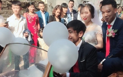 Video: Chú rể đón dâu bằng... Lamborghini gỗ gây "sốt" dân mạng