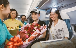 Món quà bất ngờ cho đôi bạn trẻ ở độ cao 10.000m