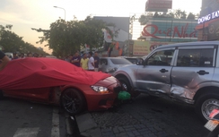 Tài xế BMW hành động lạ sau khi đâm hàng loạt ôtô, xe máy