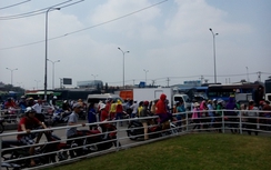 90 ngàn công nhân đình công gây tắc nghẽn Quốc lộ 1A