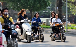 Ngày đầu xử lý vi phạm không đội mũ bảo hiểm cho trẻ em