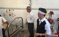 Mr.Đàm khóc thương trong tang lễ của ông ngoại