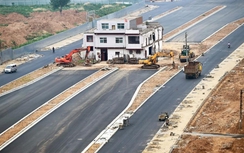 Nhức mắt nhà cao tầng ngang nhiên "mọc" giữa đường