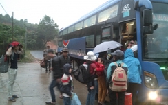 Xe giường nằm 46 chỗ lao vực trên đèo Chuối