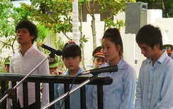 Xét xử lưu động vụ tiếp viên quán hát đẩy đồng nghiệp xuống sông