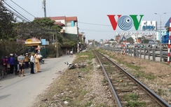 Va chạm với tàu hỏa, nam thanh niên bị thương nặng
