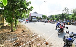 Truy tìm nam thanh niên lái xe máy tông chết người