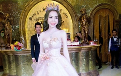 Hot girl "ngực khủng" Elly Trần hóa công chúa đi dự sự kiện