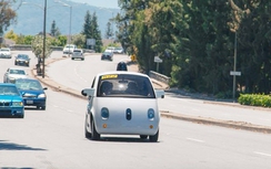 Sử dụng xe tự lái, tài xế đánh cược mạng sống với tử thần?