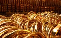 Giá vàng 5/5 tiếp tục xuống dốc, USD tiếp tục tăng