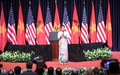 Ca sĩ Mỹ Linh nói gì khi bị dư luận ném đá?