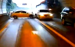 Xe buýt gây tai nạn liên hoàn ở Hàn Quốc, 4 người tử vong