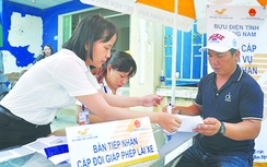 Đổi giấy phép lái xe: Nhiều Sở GTVT quá tải, thúc tiến độ