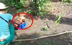 Phẫn nộ clip bạo hành bé trai bằng roi điện, kẹp giấy