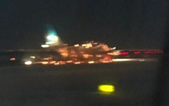 Bất ngờ nổ động cơ, máy bay bốc cháy ngùn ngụt trên đường băng