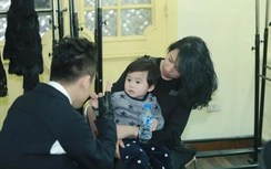 Vợ và con trai ca sĩ Tùng Dương lần đầu lộ diện công khai