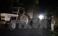 Nam công nhân đâm vào xe công nông tử vong trong đêm