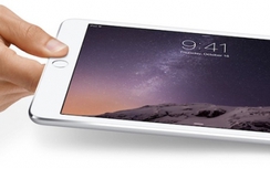 Qua cổng soi chiếu, khách... cầm nhầm Ipad của nhau