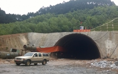 Thông hầm đường bộ Phú Gia trước 29 ngày