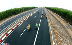 Cao tốc hiện đại nhất Việt Nam trước lễ thông xe