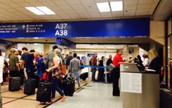 Giá vé máy bay đã giảm tới 64%