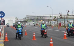 Chuyên gia Nhật dạy CSGT kỹ năng lái ôtô, moto phân khối lớn